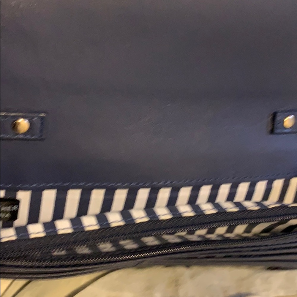 5 for 20.00 Halogen crossbody wallet - Picture 5 of 8